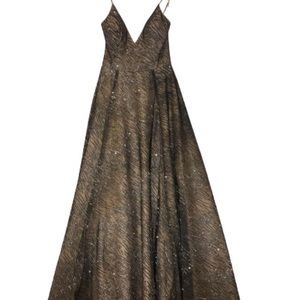 Gorgeous gown brand new!